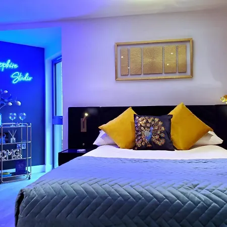 Central Boutique Studio Йорк Экстерьер фото