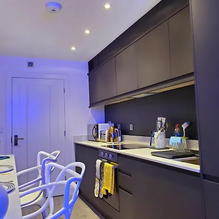 Central Boutique Studio Йорк Экстерьер фото